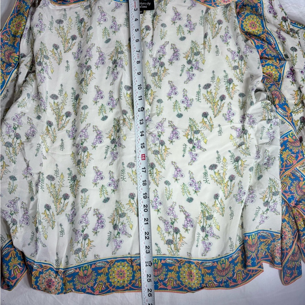 Feathers by Tolani Kimono - Picture 5 of 8
